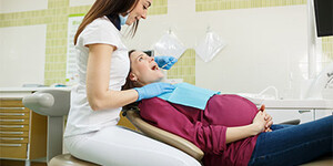 الحمل والعناية بالأسنان